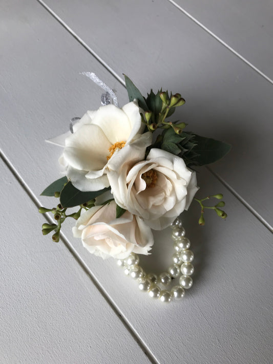 Mother's Day Corsage - Blushes & Blooms
